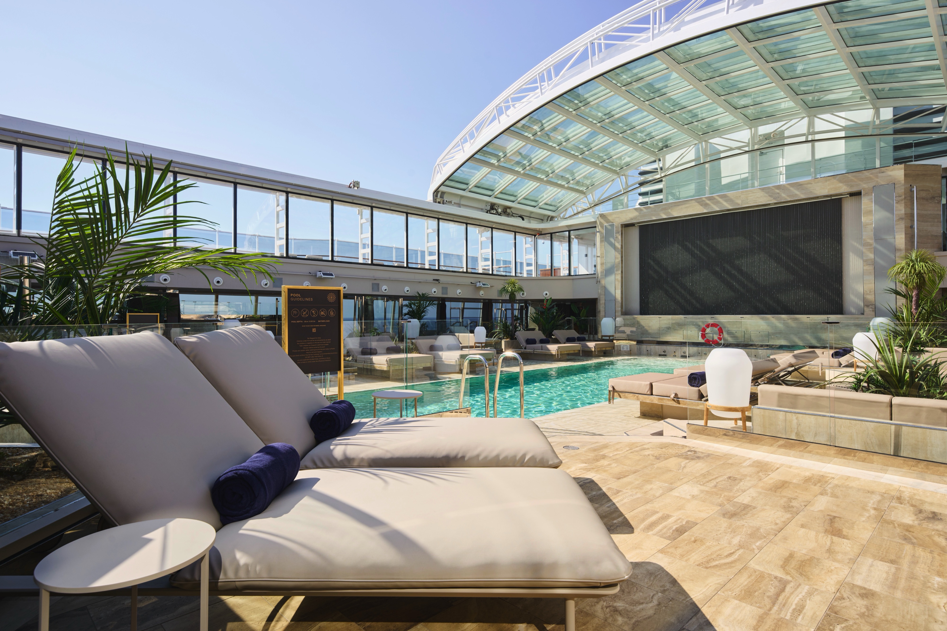 EXPLORA I - The Conservatory Pool & Bar